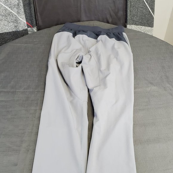Under Armour Pants size S - Picture 3 of 4